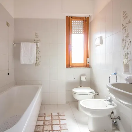 Apartment - Comfy Near The Airport!