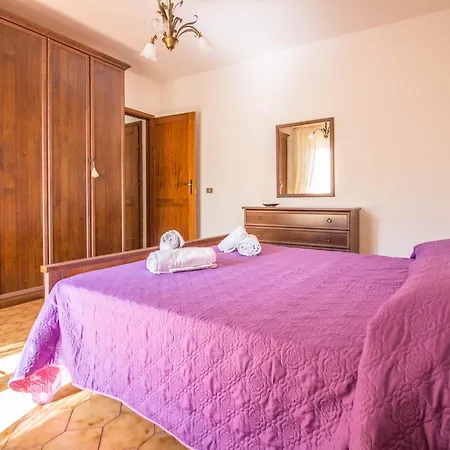 - Comfy Near The Airport! Apartment Olbia